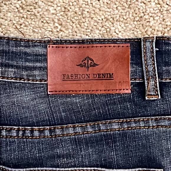 Men’s Fashion Straight Leg Denim Jeans, Size 32, Medium Wash, NWT NEW WITH TAGS - Picture 10 of 15